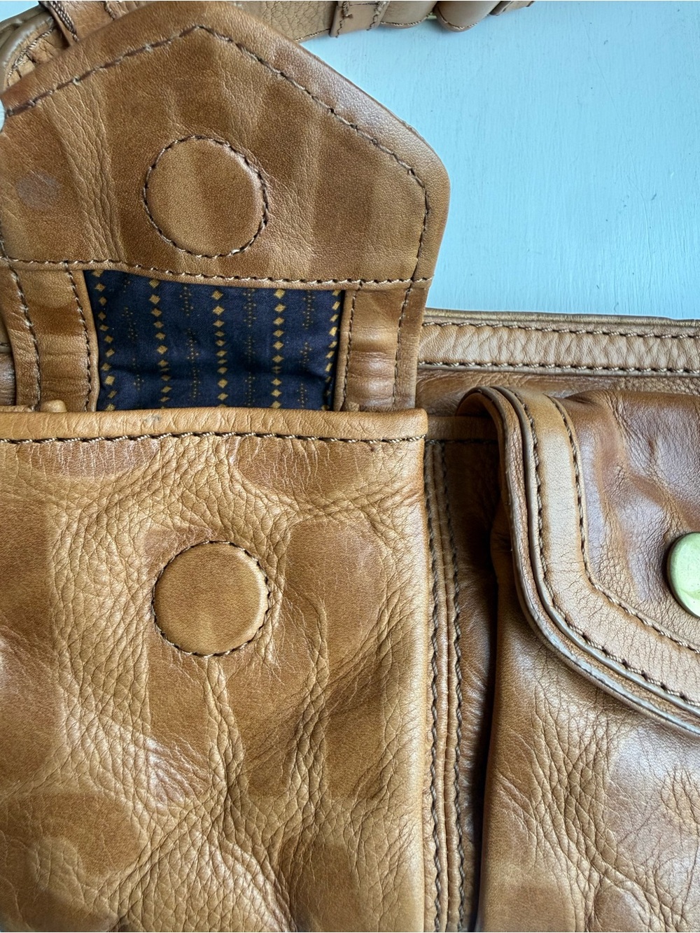 Vintage Marc Jacobs Tan Leather Dual-Pocket Shoulder Bag - Picture 11 of 13